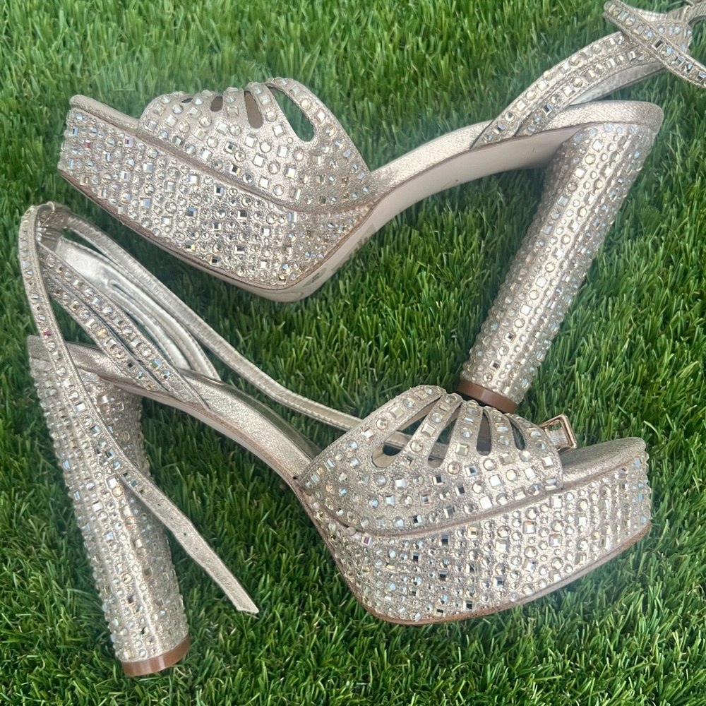 Jessica Simpson Glittering Silver Platform Sandals
